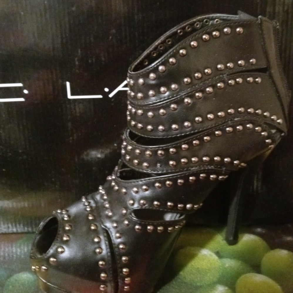 Studded Black Toe Out with back zipper Women Heeled Boots